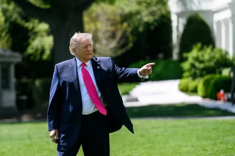 Trump hoài nghi báo cáo lạm phát, ca ngợi chính sách miễn thuế tiền tip