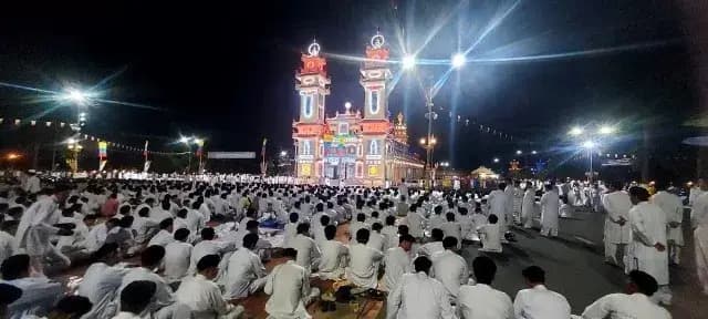 Đại lễ Rằm tháng Tám tại Tây Ninh: Nghi lễ linh thiêng, văn hóa Cao Đài