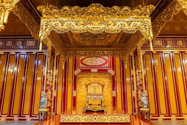 Ngai vua triều Nguyễn bị phá hoại tại Cố đô Huế: Cảnh báo an ninh di sản 2025