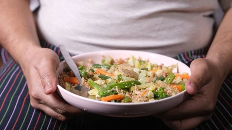 Cảnh báo nguy cơ tái phát bệnh mạn tính và béo phì sau Tết