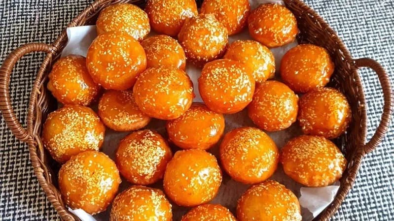 Bánh cam - Món bánh quen thuộc ở góc chợ quê