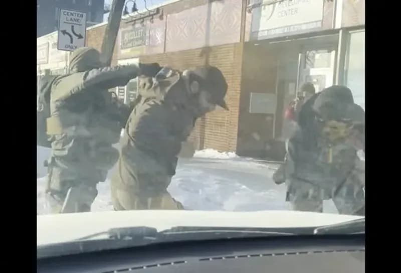 Chính phủ Hoa Kỳ có nguy cơ đóng cửa sau vụ xả súng ở Minneapolis